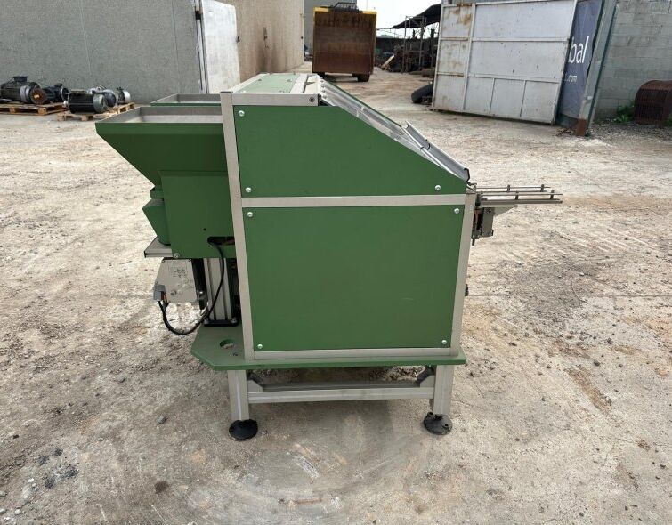 VIBRANT VIBRATORY FEEDER 2